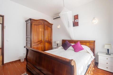 20 bedroom.jpg
