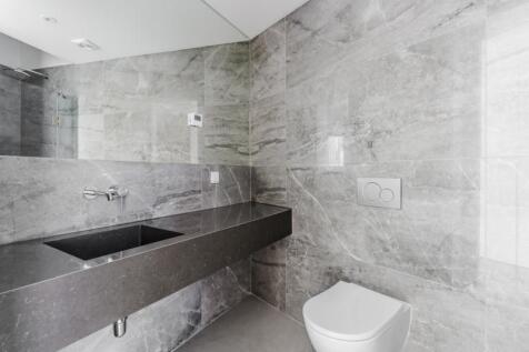 guest bedroom ensuite.jpg