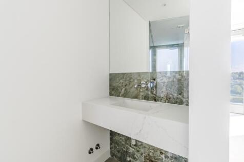 guest bedroom 3 ensuite.jpg