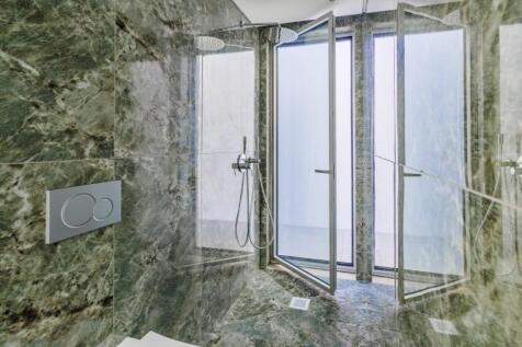guest bedroom 3 ensuite 2.jpg