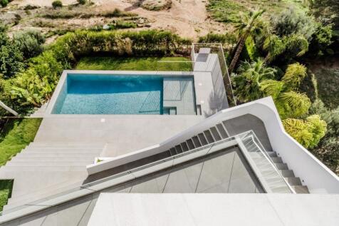 STAIRS TO POOL.jpg