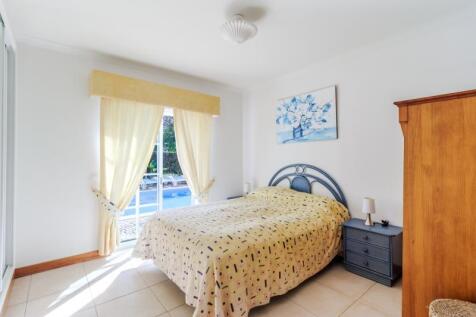 23 BEDROOM.jpg