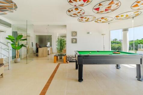30.1 GAME ROOM (1).JPG