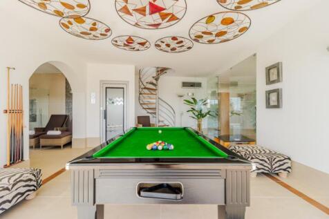 30.3 GAME ROOM (1).JPG