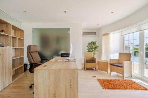 31 OFFICE (1).JPG
