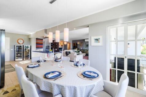 12 DINNING ROOM.jpg