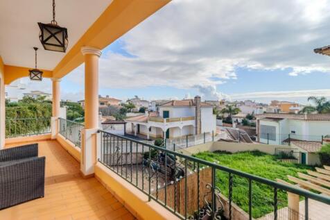 7.2 BALCONY.jpg