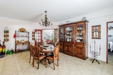 9 DINNING ROOM.jpg