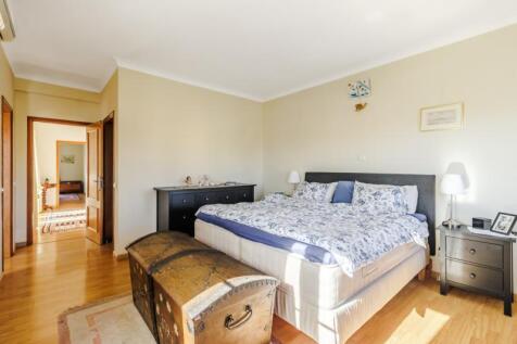 22 BEDROOM.jpg