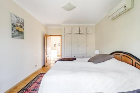 28 BEDROOM.jpg