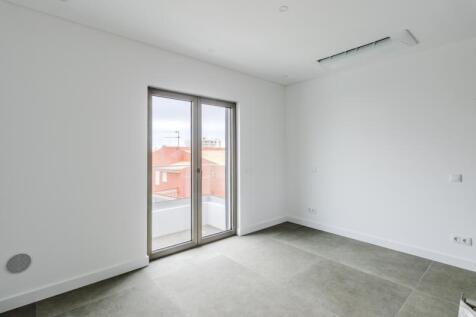 20 BEDROOM.jpg