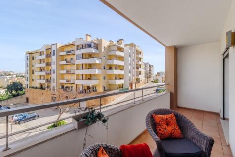 16 BALCONY.jpg