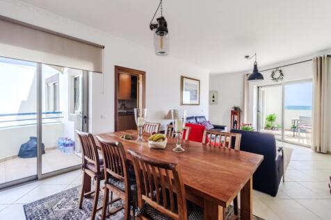 3 DINNING ROOM.jpg