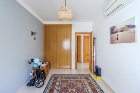 22 BEDROOM.jpg