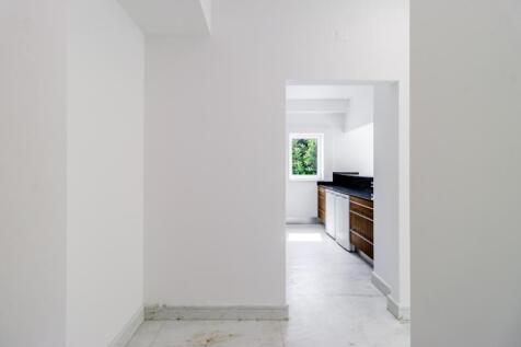 7 HALLWAY 2.jpg