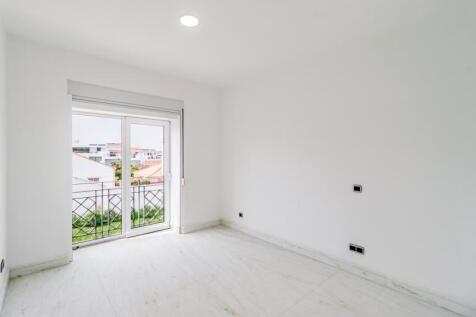 8 BEDROOM.jpg