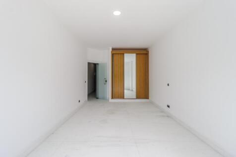 18 BEDROOM.jpg