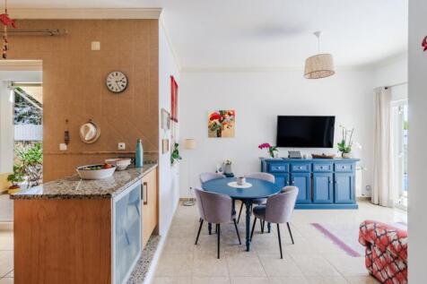 7 DINNING ROOM.jpg