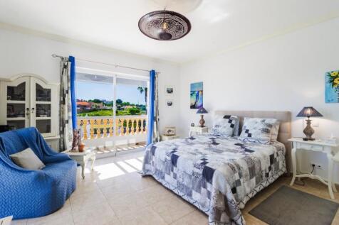 15 BEDROOM.jpg