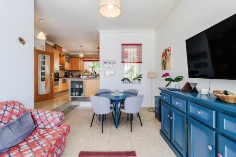 9 DINNING ROOM.jpg