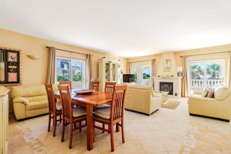 5 DINNING ROOM.jpg