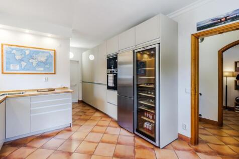 11 kitchen.jpg