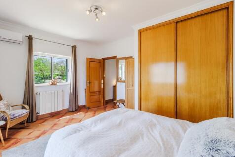 23 bedroom.jpg