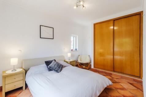 30 bedroom.jpg