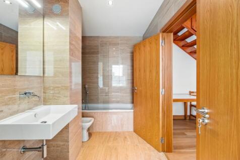 BATHROOM 2.jpg