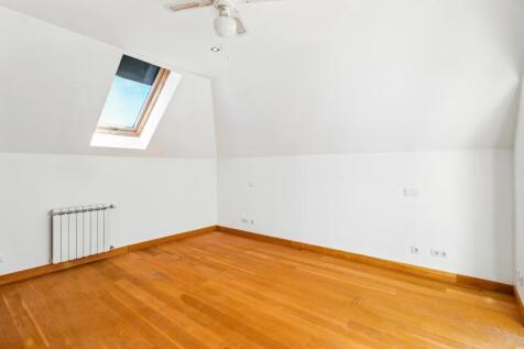 BEDROOM C1.jpg