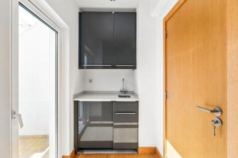 TOP FLOOR KITCHEN.jpg