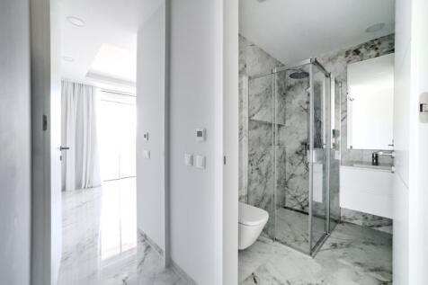 4 bedroom entrace.JPG