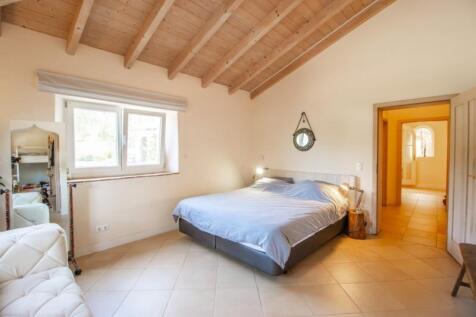 Master Bedroom_a (Large).jpg