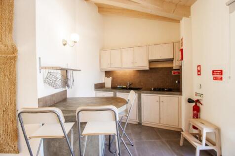 Apartment Kitchen (Large).jpg