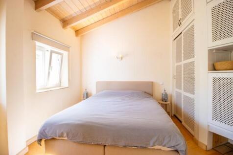 Apartment Bedroom window (Large).jpg