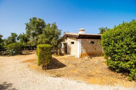 Stables (Large).jpg