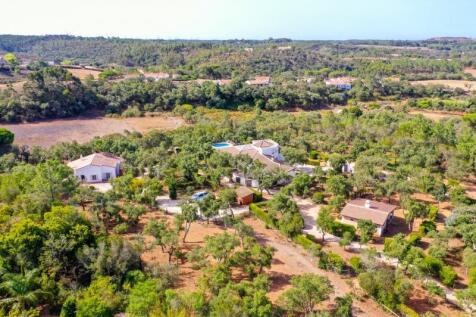 Drone villa and cottage (Large).jpg