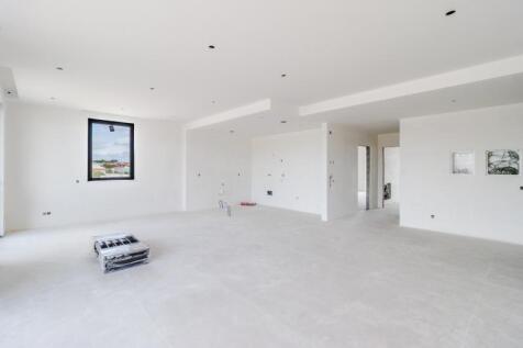 3 LIVING ROOM.jpg