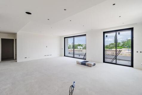 12 LIVING ROOM.jpg
