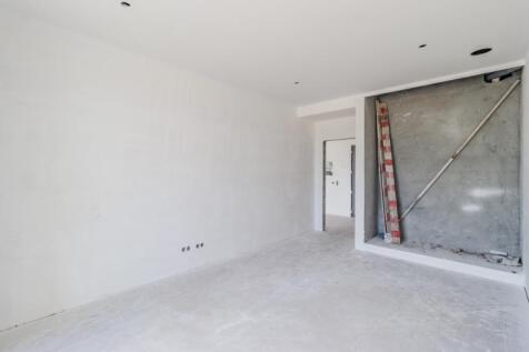 15 BEDROOM.jpg