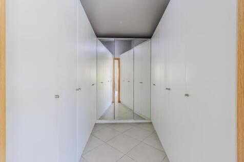 31 CLOSET.jpg