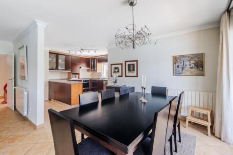 5 DINNING ROOM.jpg