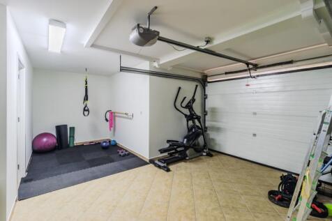 36 GARAGE.jpg