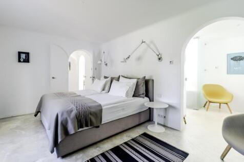 14 BEDROOM.jpg