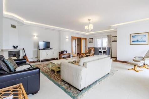 2 living room.jpg