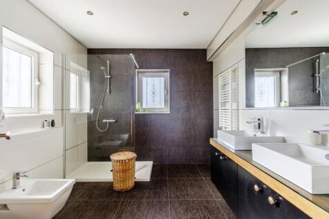 ensuite 2.jpg