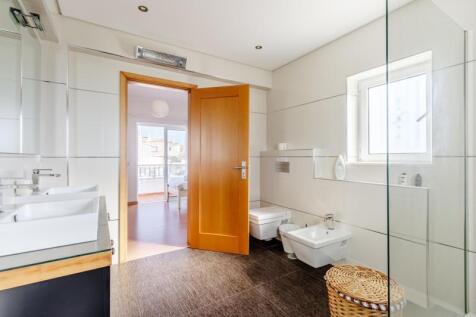 ensuite 3.jpg