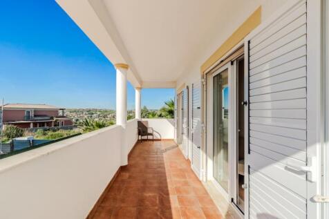 balcony 1a.jpg