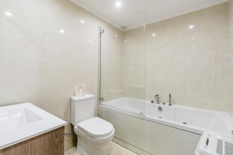 basement ensuite.jpg
