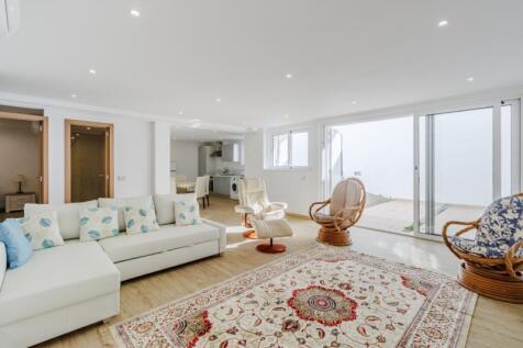 basement living room 3.jpg